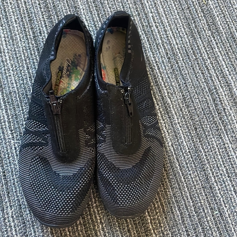 Skechers Classic Fit & Cooled Memory Foam, Zipper Shoes
